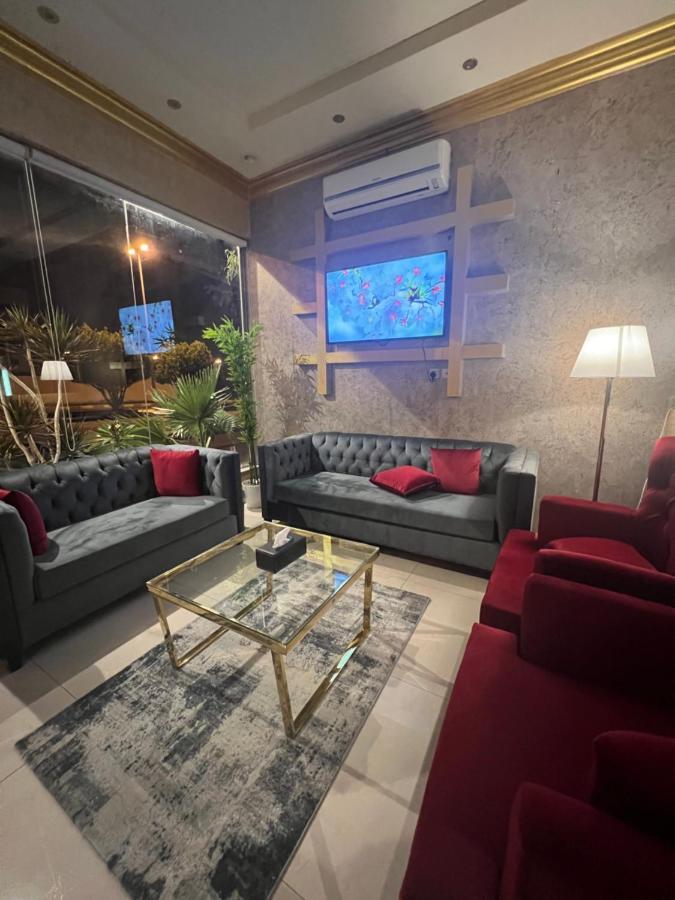 أجنحة ورد للوحدات الفندقية Khamis Mushait Exterior foto