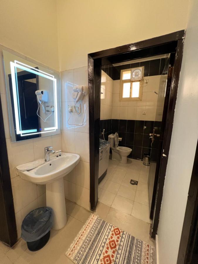 أجنحة ورد للوحدات الفندقية Khamis Mushait Exterior foto